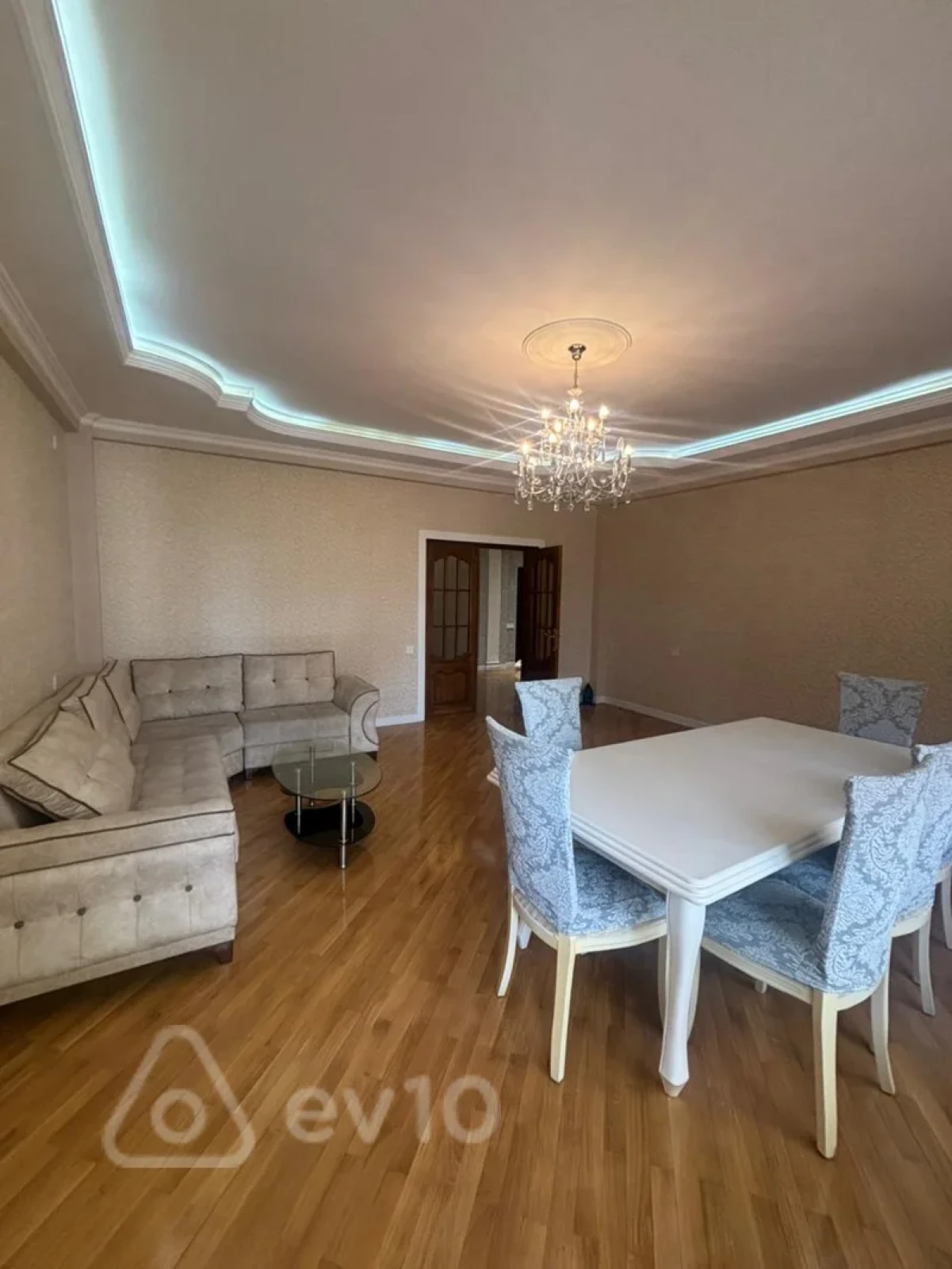 Kirayə verilir 4 otaqlı yeni tikili 170 m²