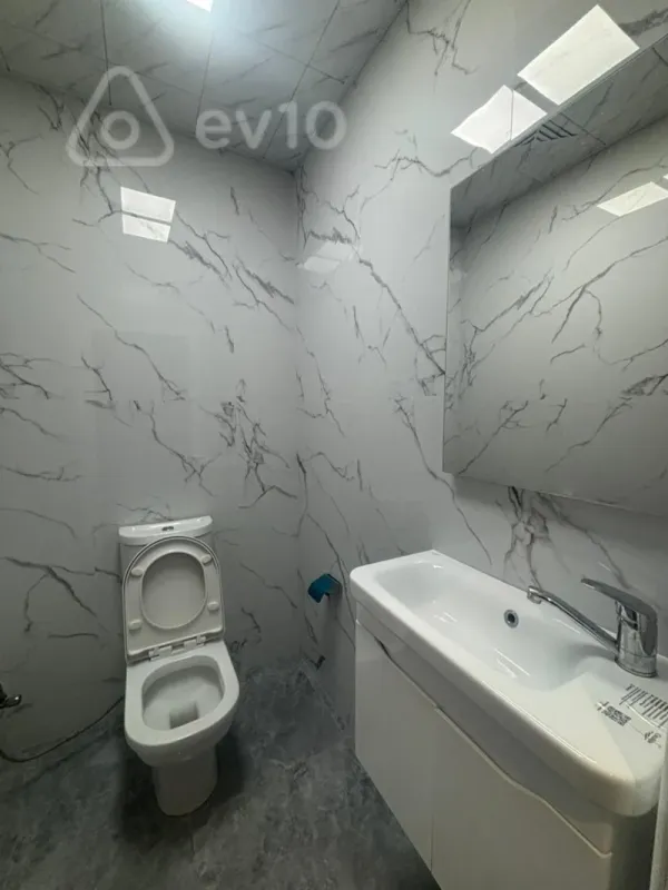 Kirayə verilir 4 otaqlı yeni tikili 170 m²