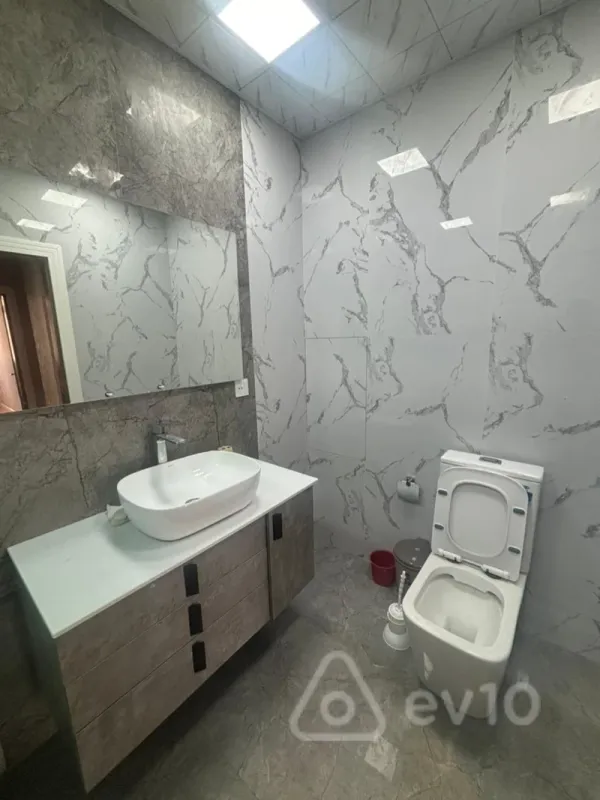 Kirayə verilir 4 otaqlı yeni tikili 170 m²