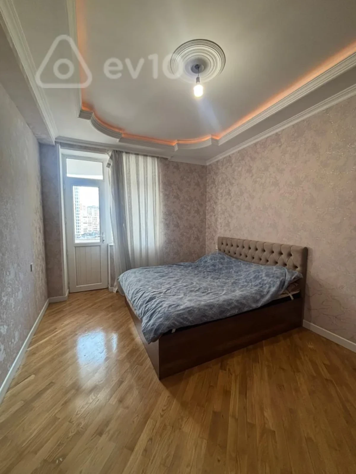 Kirayə verilir 4 otaqlı yeni tikili 170 m²