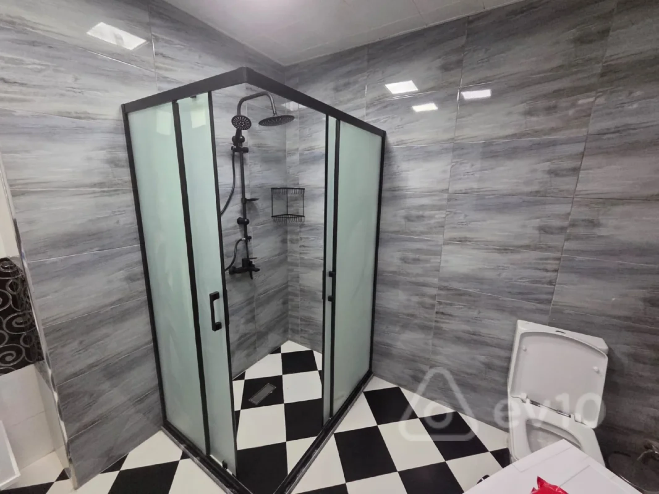 Kirayə verilir 3 otaqlı yeni tikili 170 m²