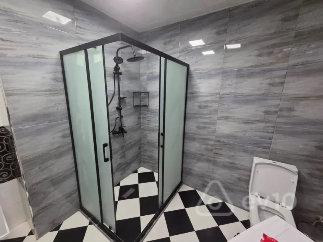 Kirayə verilir 3 otaqlı yeni tikili 170 m²