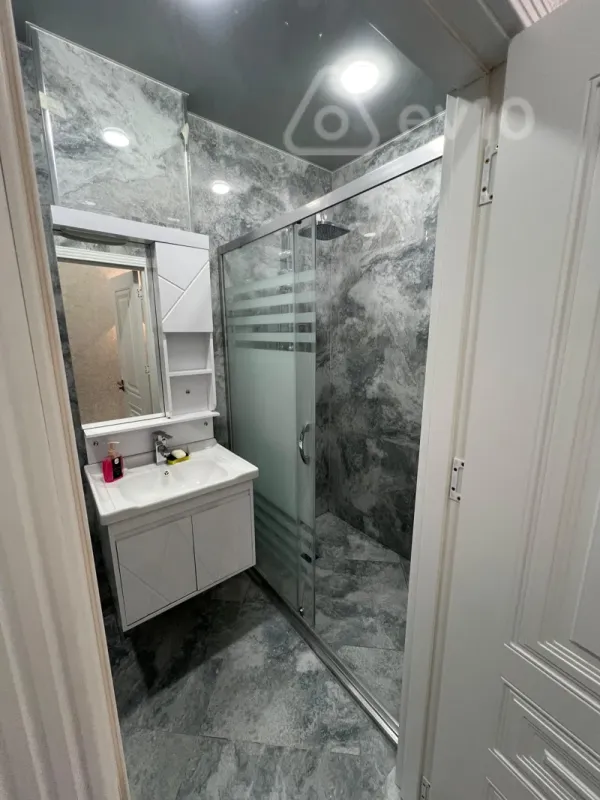 Kirayə verilir 2 otaqlı yeni tikili 52 m²