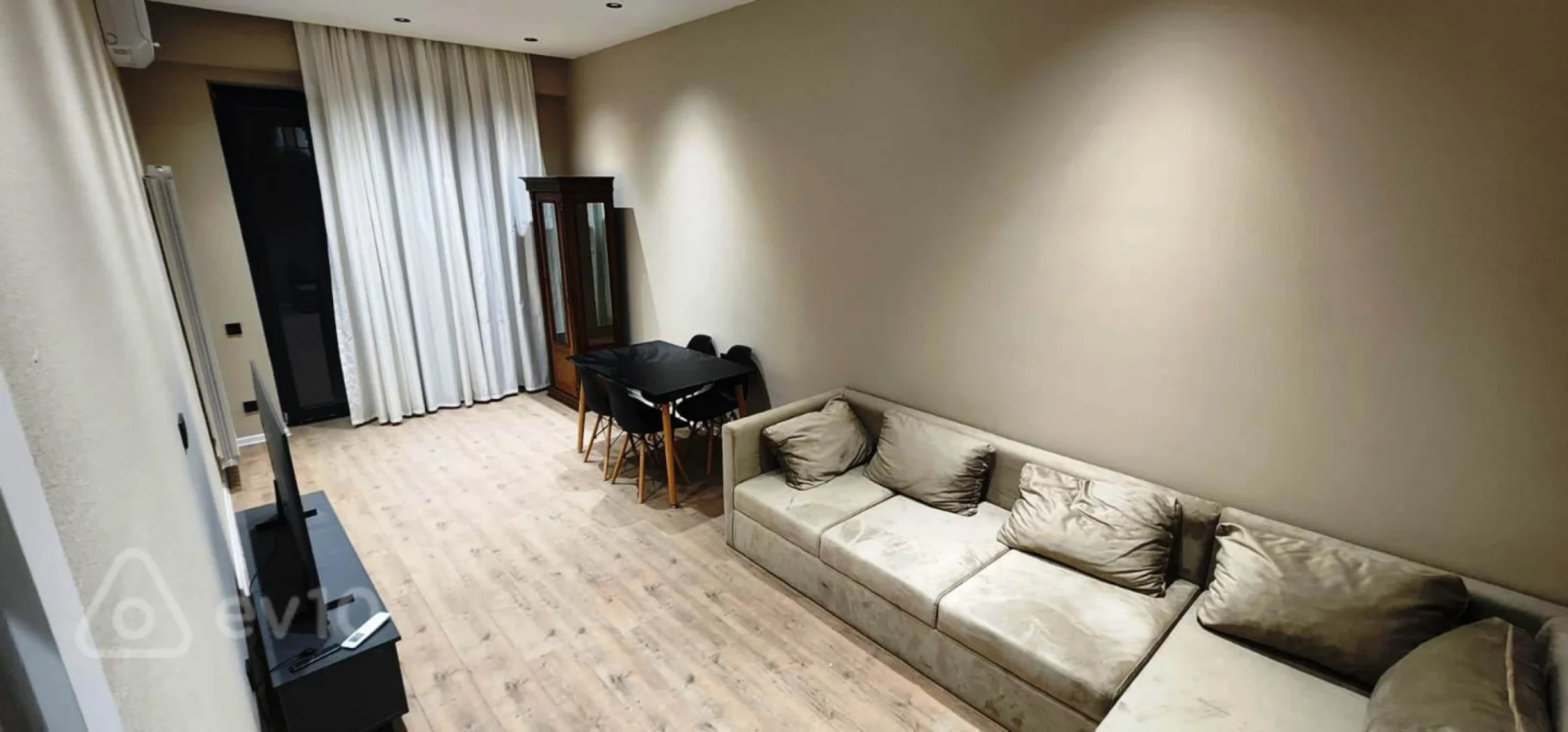 Kirayə verilir 2 otaqlı yeni tikili 120 m²