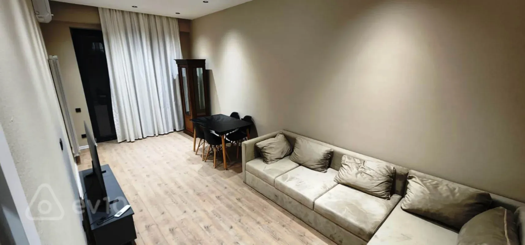 Kirayə verilir 2 otaqlı yeni tikili 120 m²