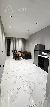 Kirayə verilir 2 otaqlı yeni tikili 120 m²