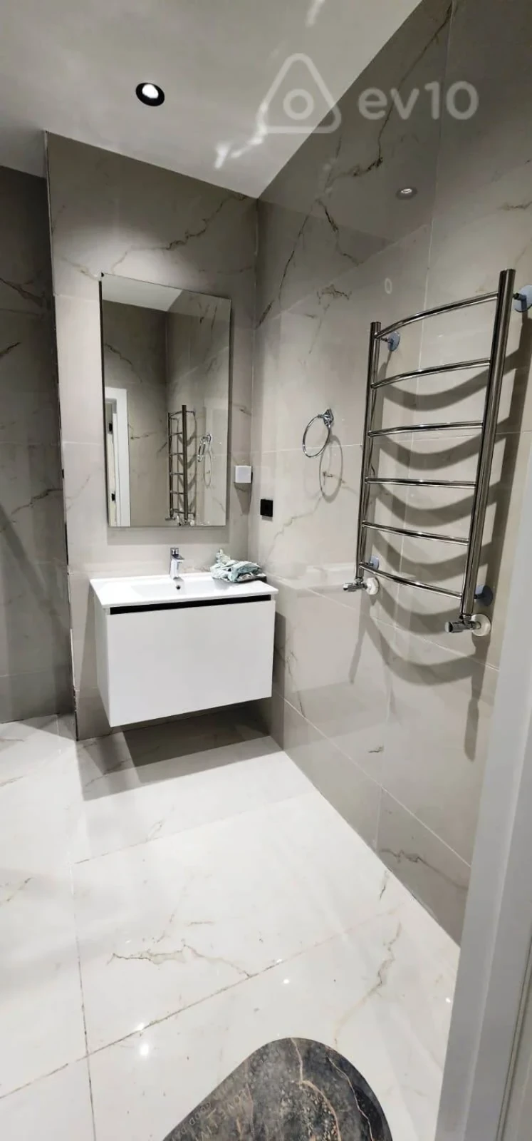 Kirayə verilir 2 otaqlı yeni tikili 120 m²