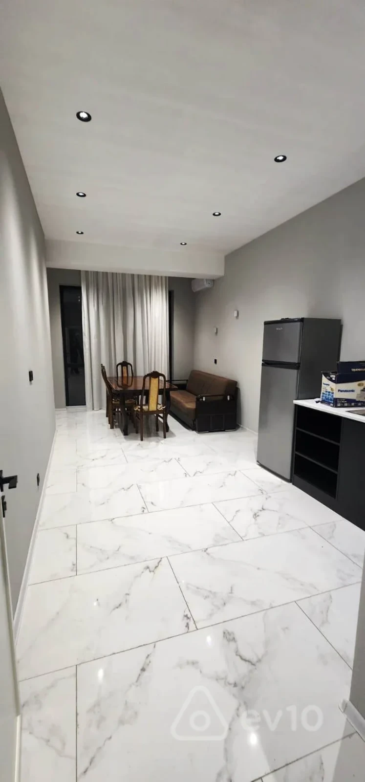 Kirayə verilir 2 otaqlı yeni tikili 120 m²