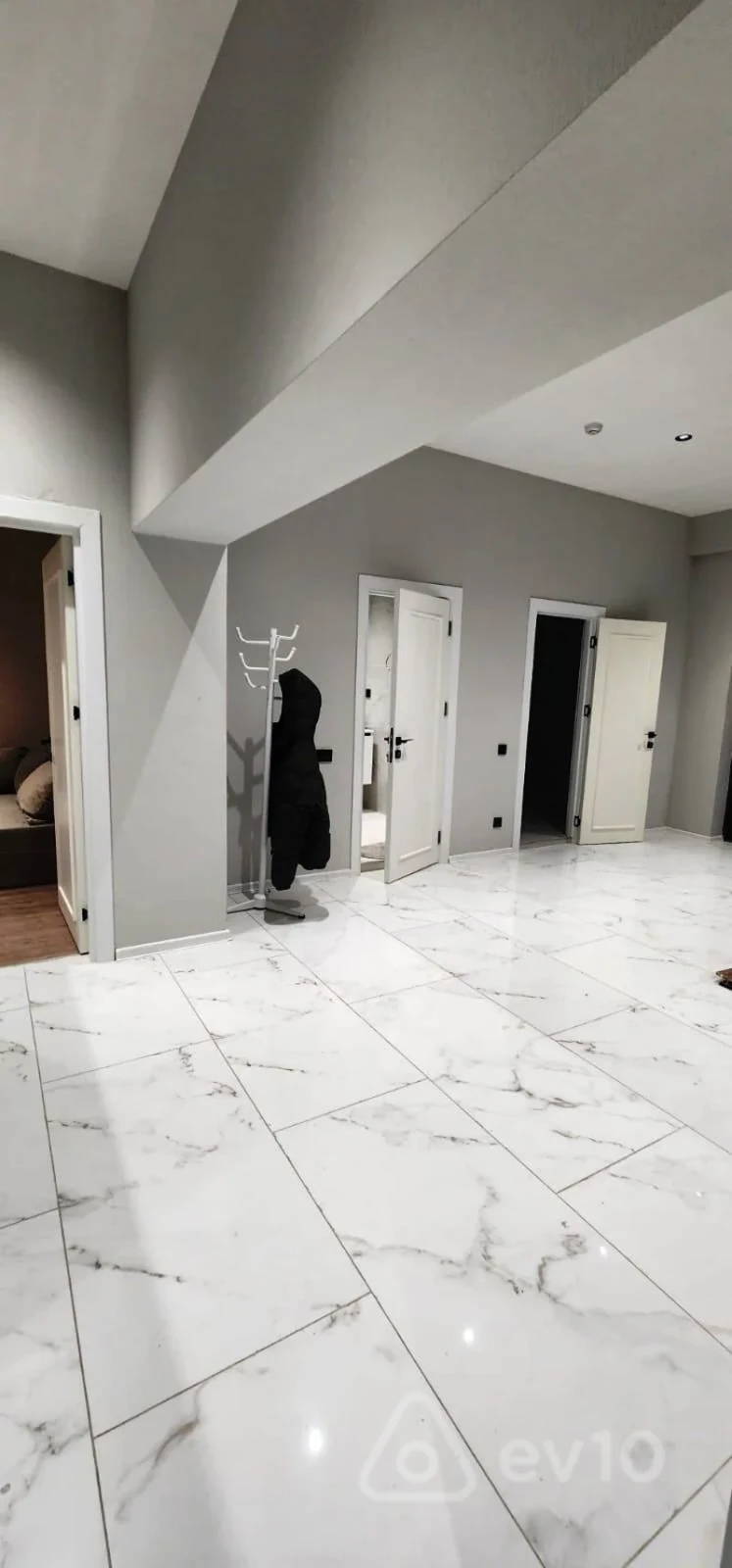 Kirayə verilir 2 otaqlı yeni tikili 120 m²