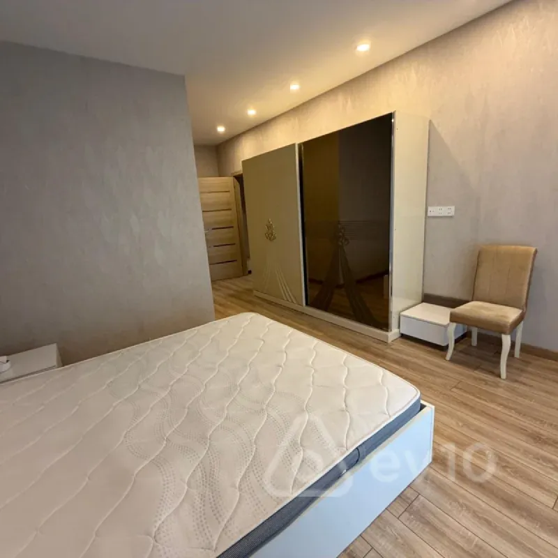 Kirayə verilir 4 otaqlı yeni tikili 190 m²