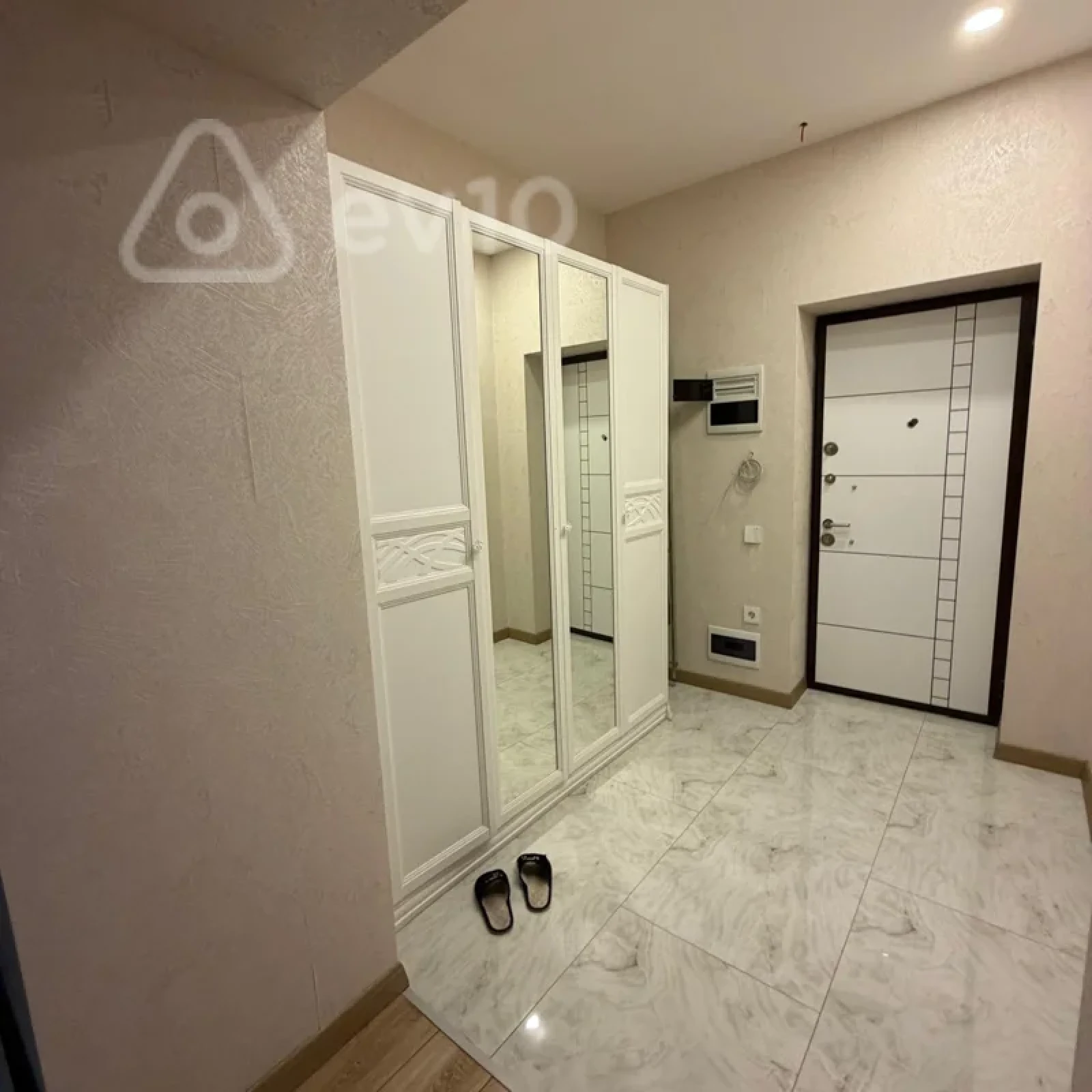 Kirayə verilir 4 otaqlı yeni tikili 190 m²