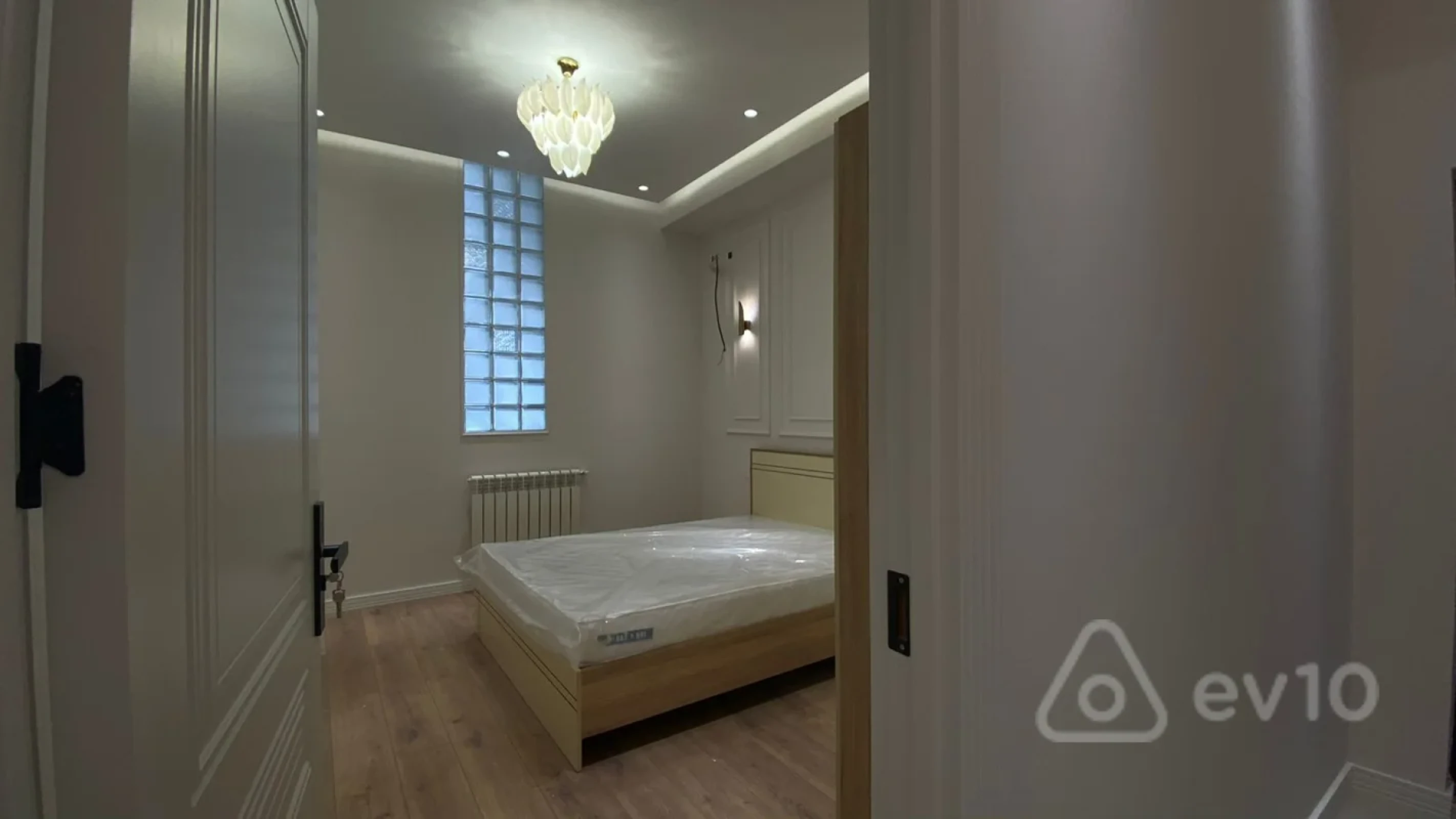 Kirayə verilir 2 otaqlı yeni tikili 72 m²