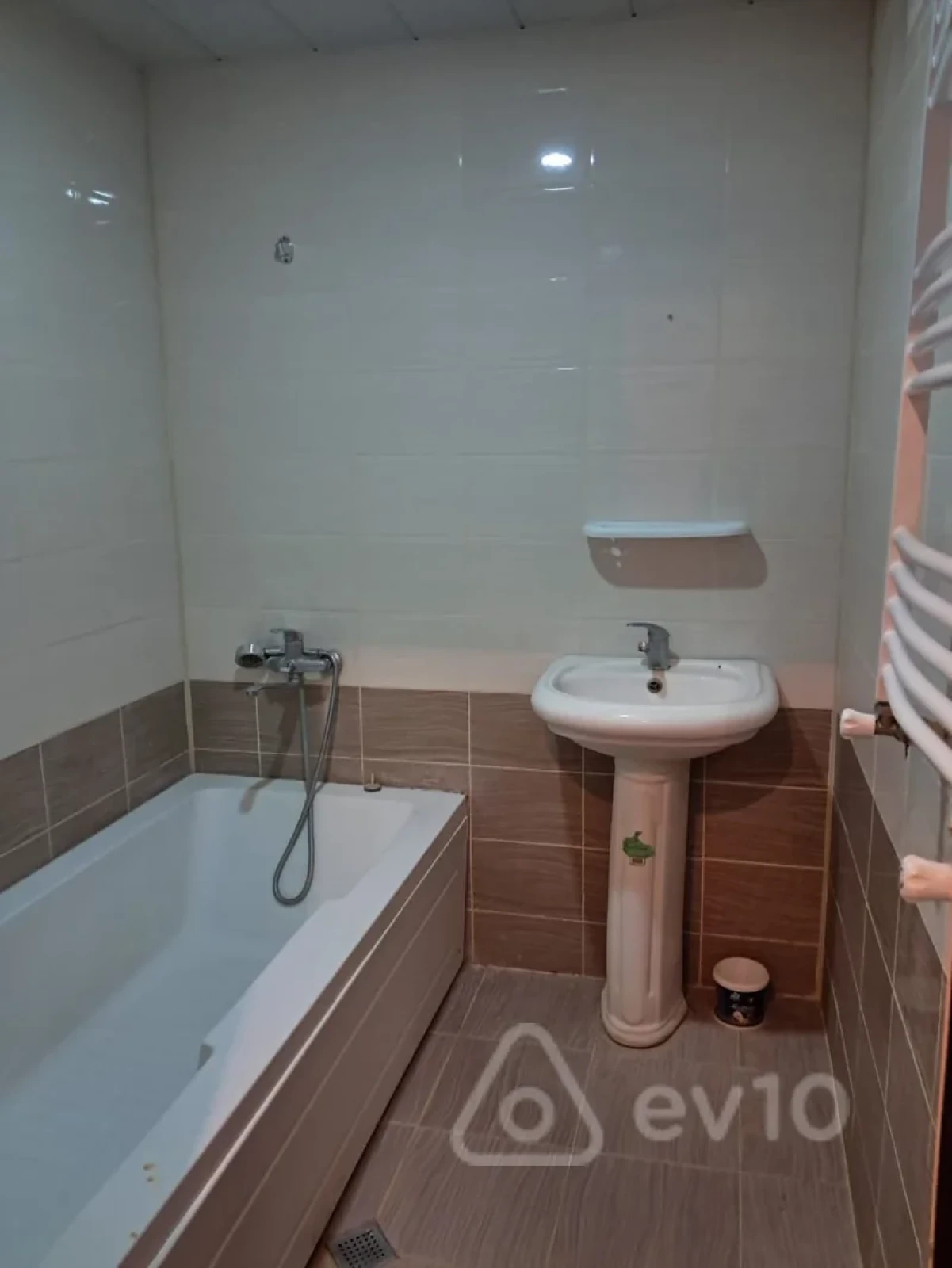 Kirayə verilir 3 otaqlı yeni tikili 100 m²