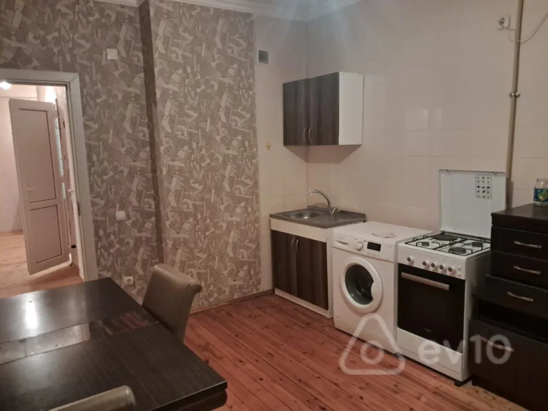 Kirayə verilir 3 otaqlı yeni tikili 100 m²