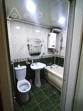 Kirayə verilir 2 otaqlı köhnə tikili 55 m²