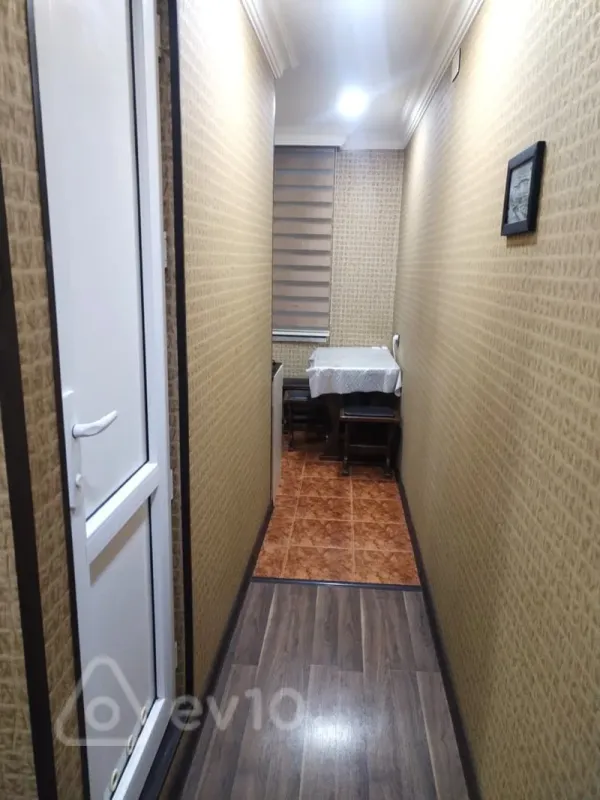 Kirayə verilir 2 otaqlı köhnə tikili 55 m²