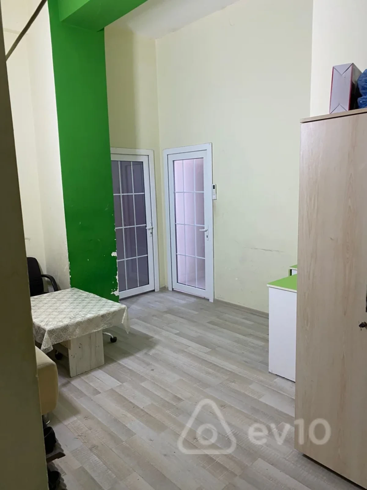 Satılır mənzil 93 m²