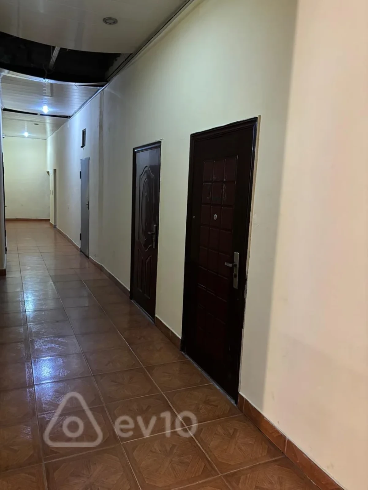 Satılır mənzil 93 m²