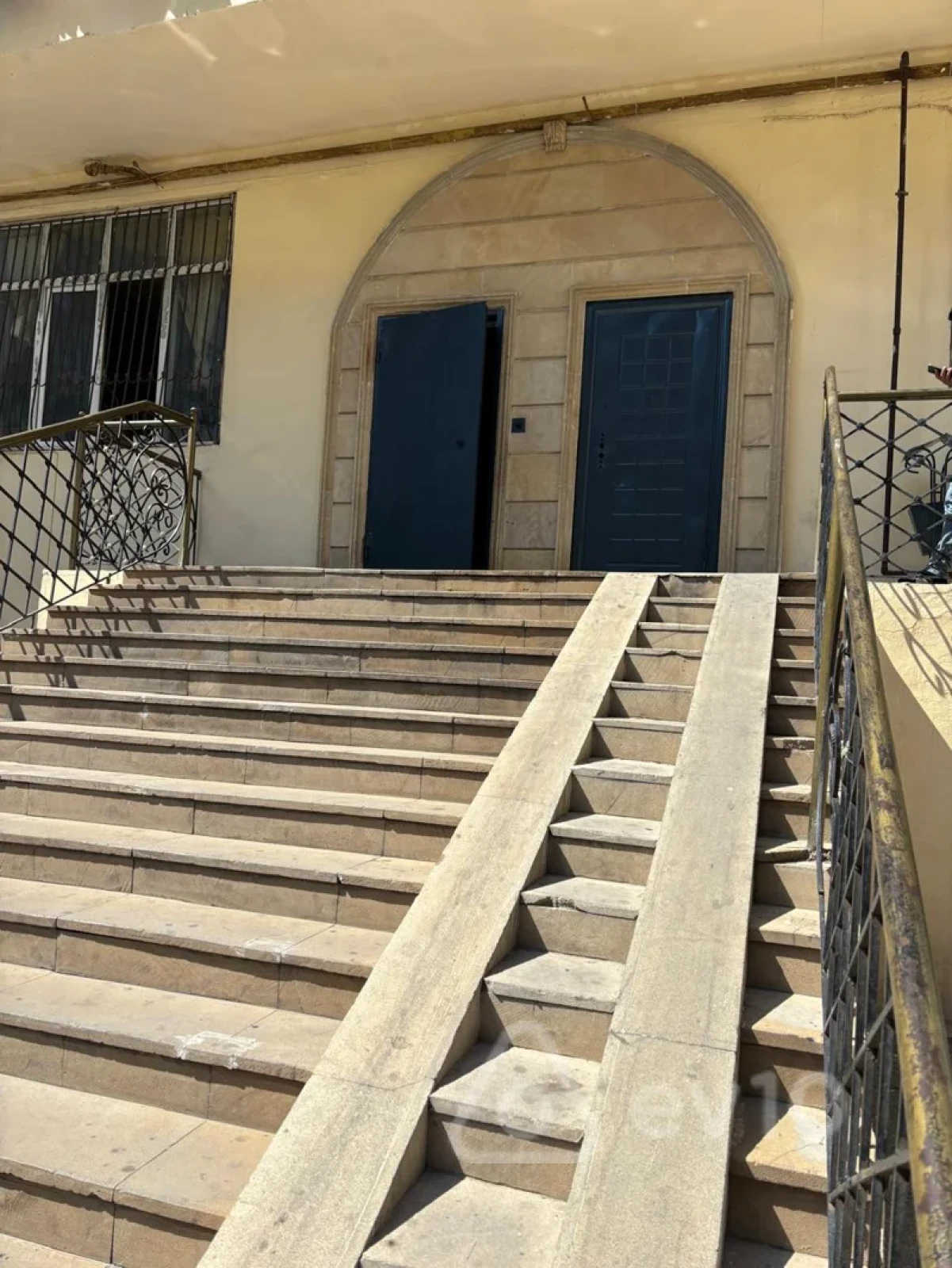 Satılır mənzil 93 m²