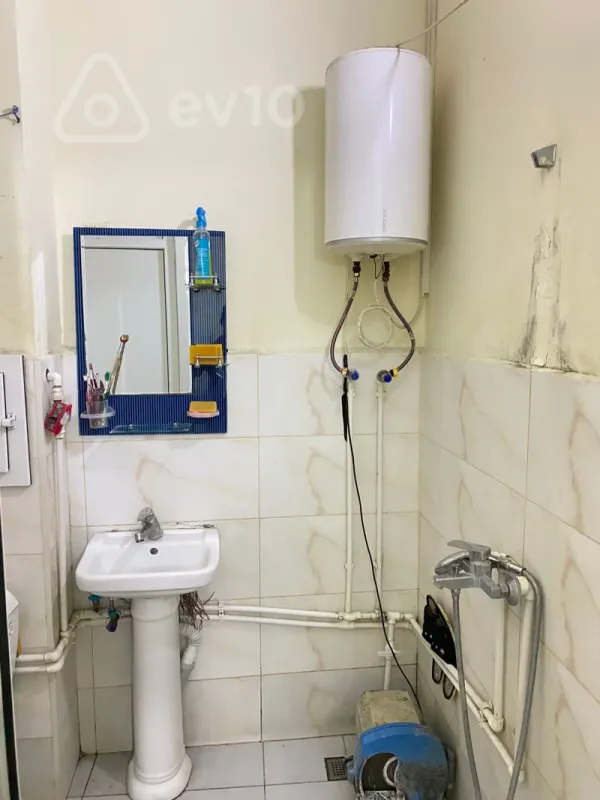 Satılır mənzil 93 m²