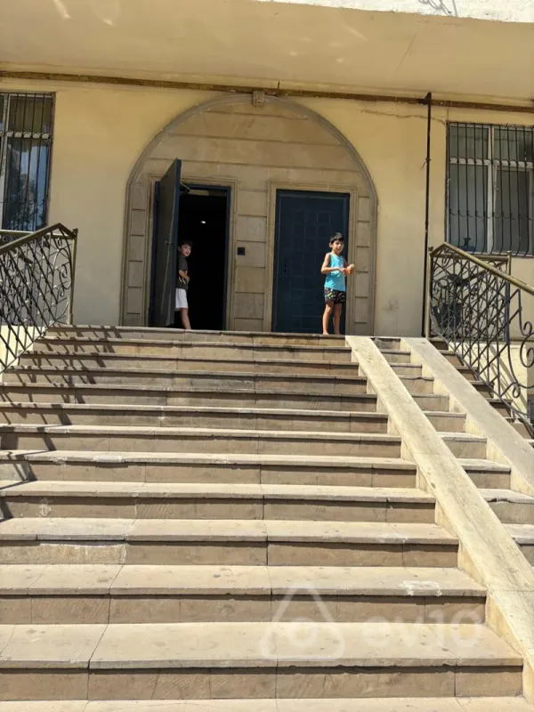 Satılır mənzil 93 m²