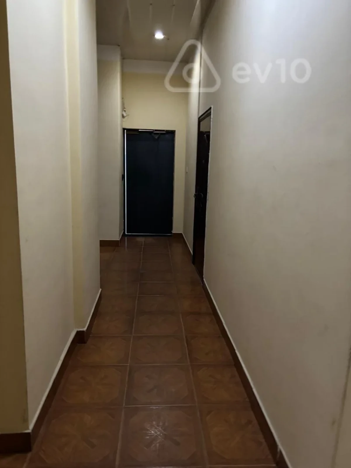 Satılır mənzil 93 m²