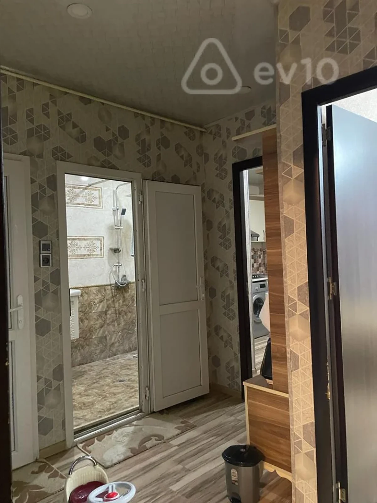 Kirayə verilir 2 otaqlı köhnə tikili 35 m²
