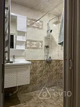 Kirayə verilir 2 otaqlı köhnə tikili 35 m²