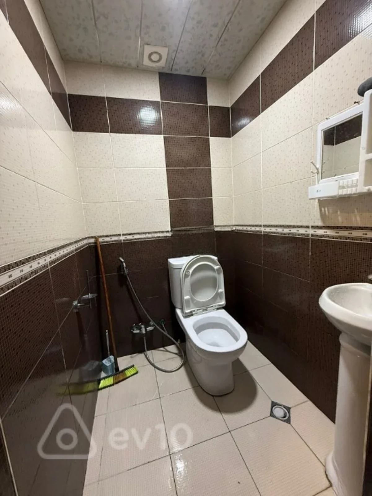 Satılır 3 otaqlı yeni tikili 135 m²