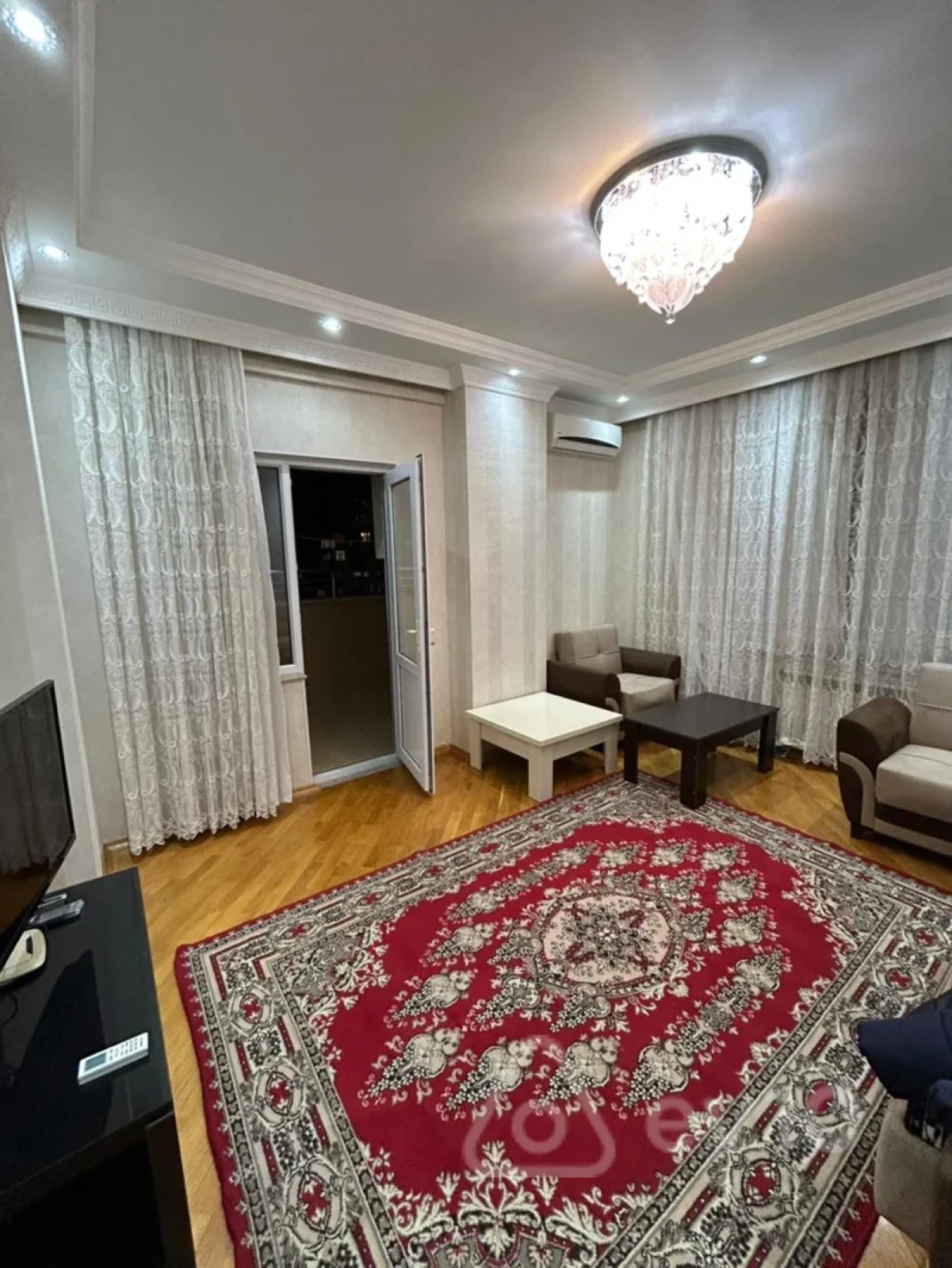 Kirayə verilir 3 otaqlı yeni tikili 95 m²