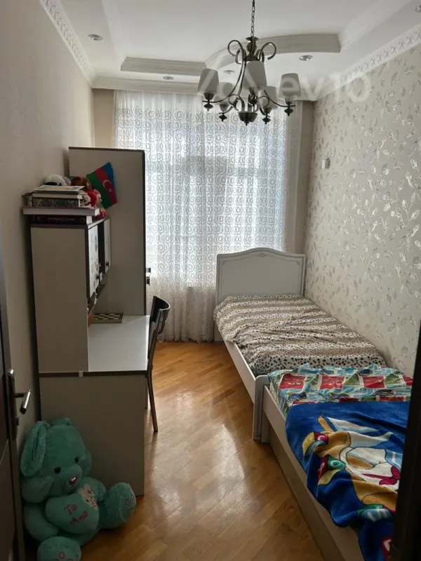 Kirayə verilir 3 otaqlı yeni tikili 95 m²