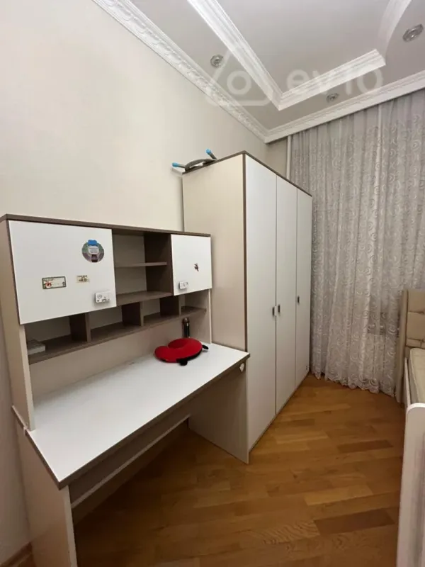 Kirayə verilir 3 otaqlı yeni tikili 95 m²