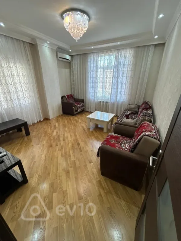 Kirayə verilir 3 otaqlı yeni tikili 95 m²