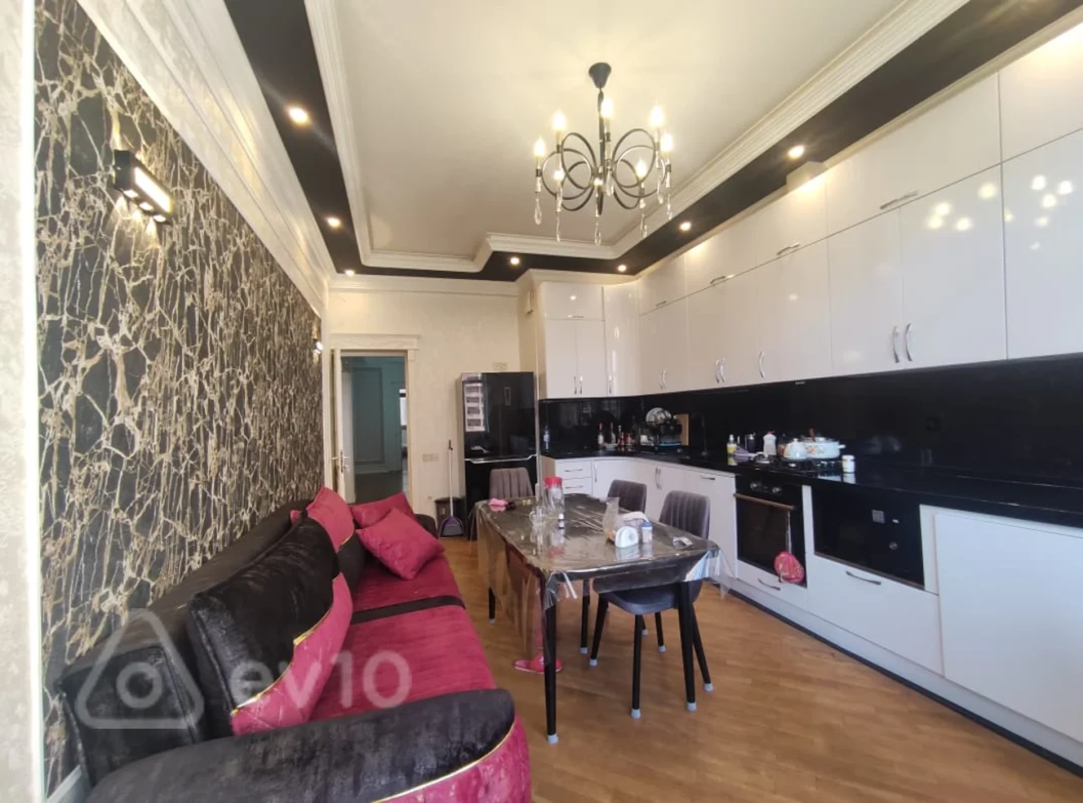 Satılır 3 otaqlı yeni tikili 138 m²