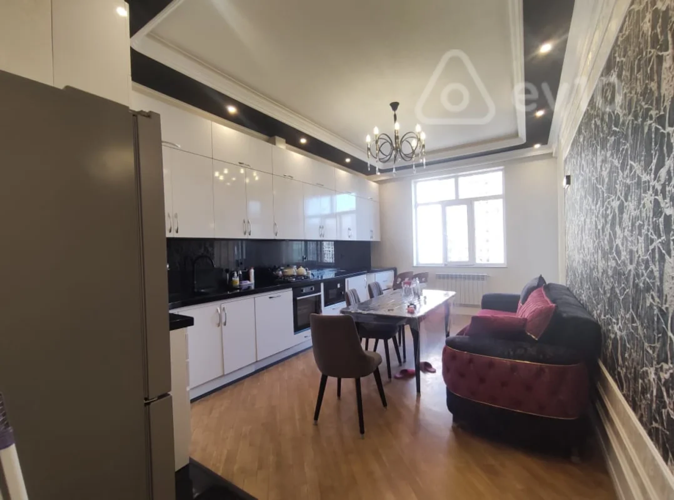 Satılır 3 otaqlı yeni tikili 138 m²