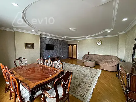 Satılır 3 otaqlı yeni tikili 141 m²