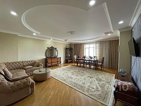 Satılır 3 otaqlı yeni tikili 141 m²