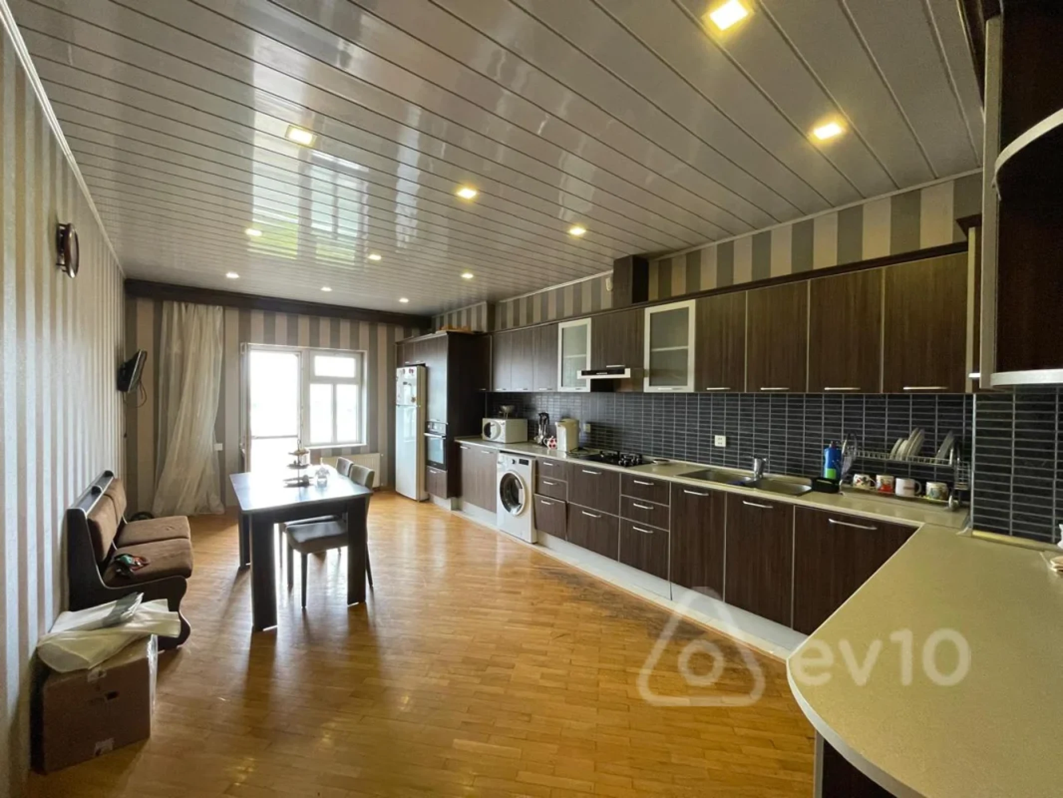 Satılır 3 otaqlı yeni tikili 141 m²