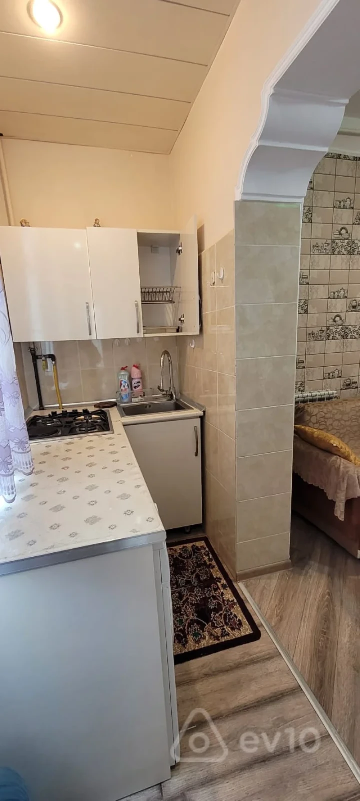 Kirayə verilir 2 otaqlı köhnə tikili 35 m²