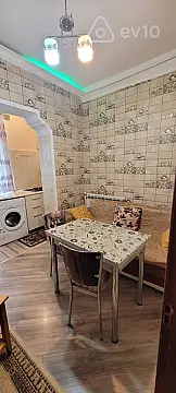 Kirayə verilir 2 otaqlı köhnə tikili 35 m²