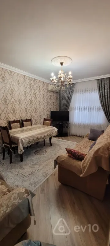 Kirayə verilir 2 otaqlı köhnə tikili 35 m²