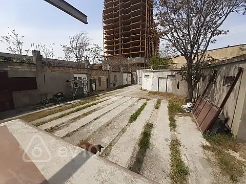 Kirayə verilir mənzil 270 m²