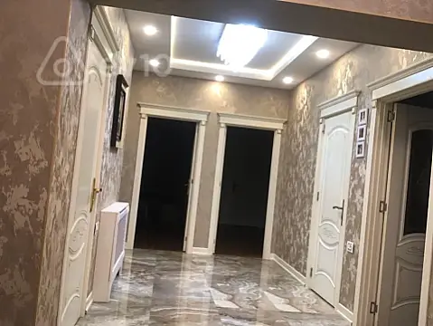 Kirayə verilir 4 otaqlı yeni tikili 181 m²