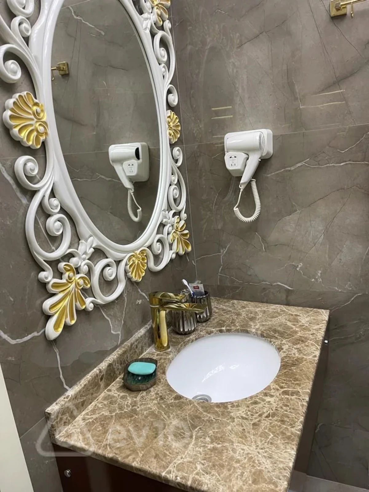 Kirayə verilir 4 otaqlı yeni tikili 181 m²