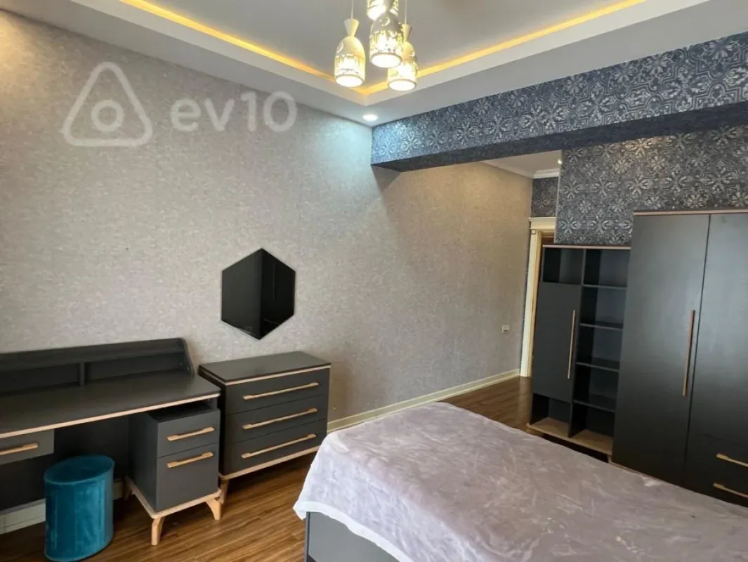 Kirayə verilir 4 otaqlı yeni tikili 181 m²
