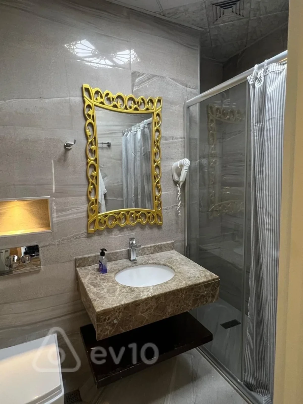 Kirayə verilir 4 otaqlı yeni tikili 181 m²