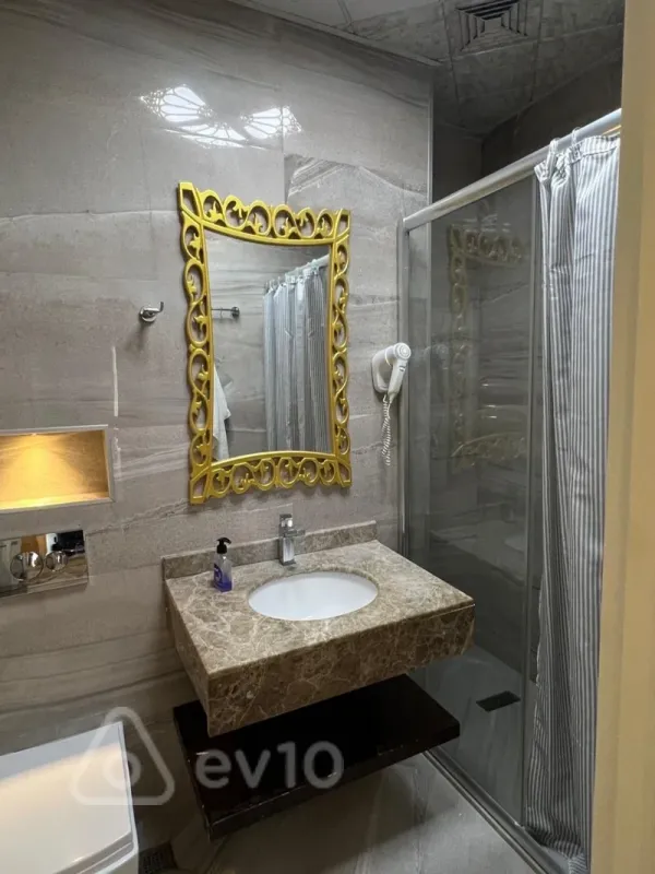 Kirayə verilir 4 otaqlı yeni tikili 181 m²