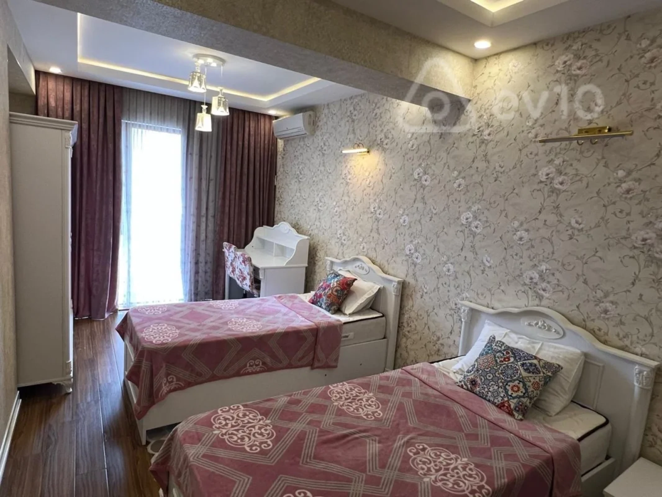 Kirayə verilir 4 otaqlı yeni tikili 181 m²