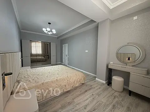 Kirayə verilir 3 otaqlı yeni tikili 100 m²
