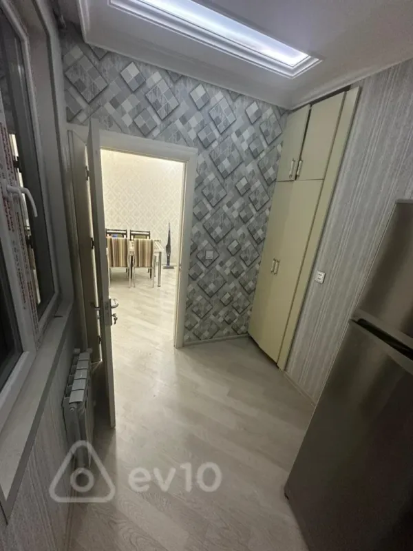 Kirayə verilir 3 otaqlı köhnə tikili 60 m²